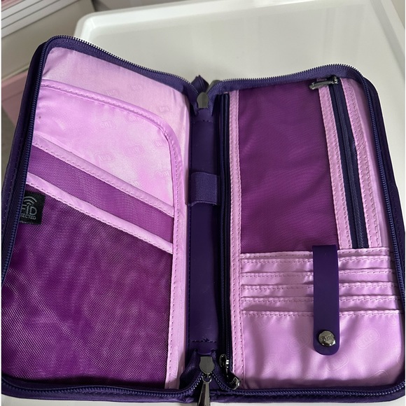 Lug - Tango Travel Wallet - Picture 1 of 6